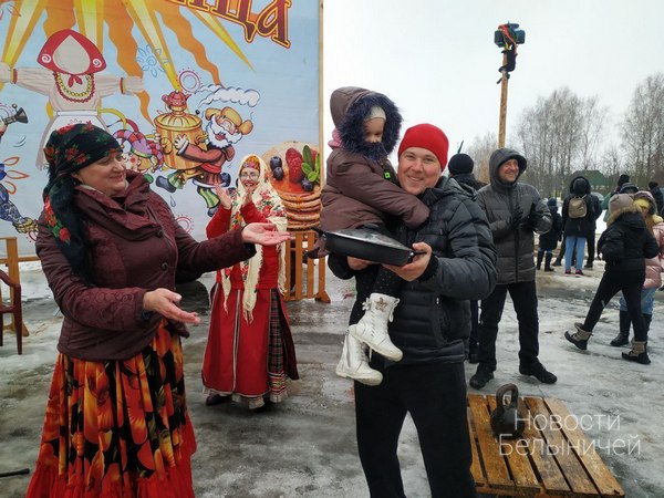 В агрогородке Вишов отметили народный праздник “Масленица”