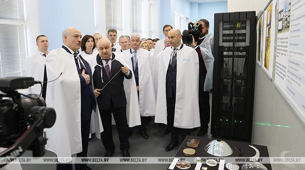 Как в Беларуси развивается микроэлектроника и почему Лукашенко ставит на собственное производство