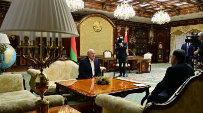 Лукашенко на встрече с Рахмоном заявил о готовности наращивать товарооборот и поддержал открытие мощного торгового центра