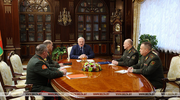 В преддверии саммита ОДКБ Лукашенко собрал силовиков
