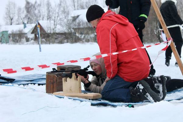 В агрогородке Вишов состоялись районные соревнования по биатлону среди учащихся учреждений образования района «Снежный снайпер»