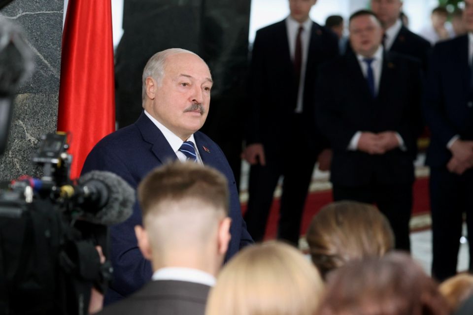 Нам нужна спокойная жизнь! Важные заявления Александра Лукашенко во время интервью журналистам в единый день голосования – в цитатах и комментариях