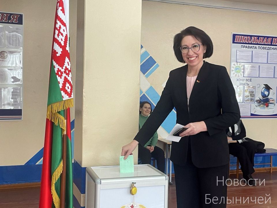 Сегодня в 12 часов дня свои двери для избирателей открыли 14 избирательных участков Белыничского района