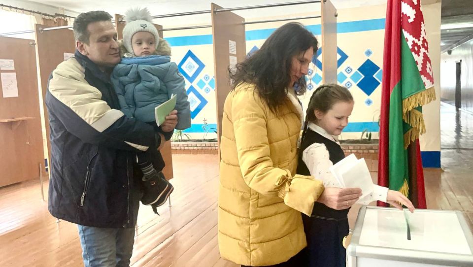 Александр и Елена Осипёнки, многодетные родители: «Только мы сами будем решать будущее Беларуси, будущее наших детей»