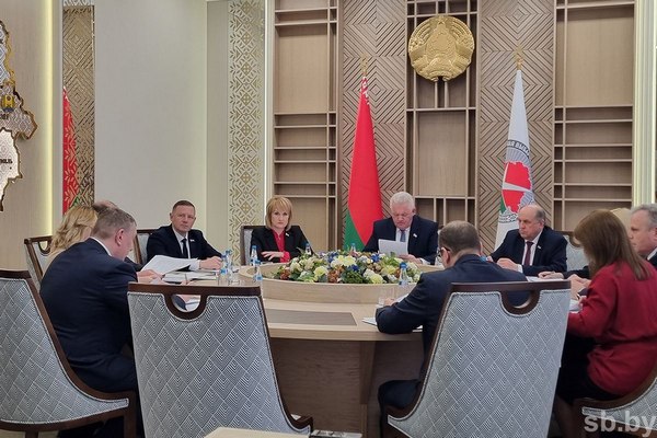 ЦИК Беларуси зарегистрировал кандидатами в члены Совета Республики 56 человек
