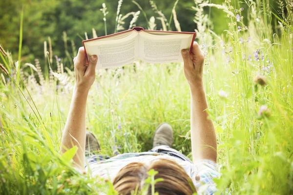 Летние каникулы – наиболее благоприятное время для привития детям интереса к книге, чтению и библиотеке