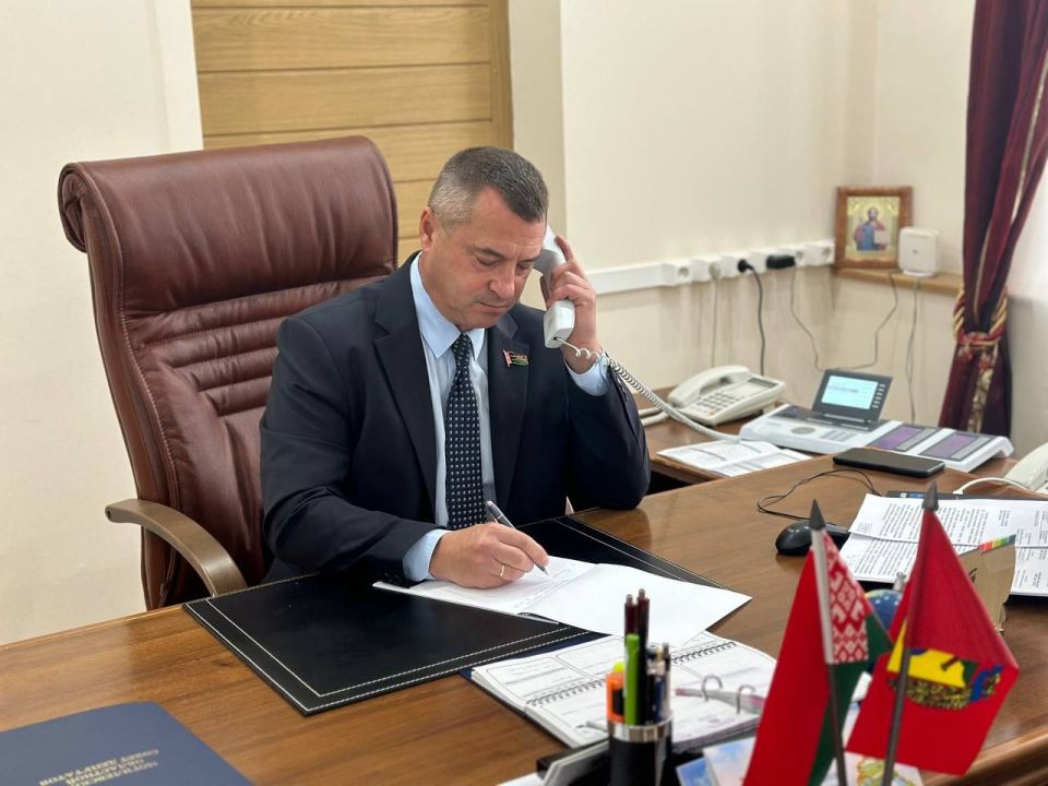 Александр Горошкин сегодня провел прямую телефонную линию