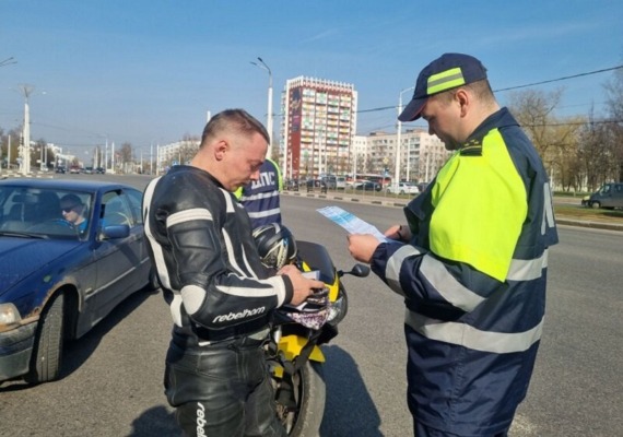 Сотрудники ОГАИ РОВД усиливают контроль за водителями мототранспорта.