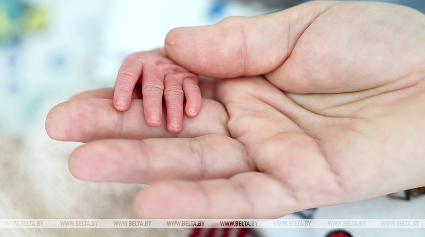 Как поступить в случае задержки выплаты пособия в связи с рождением ребенка, рассказали в Минтруда 