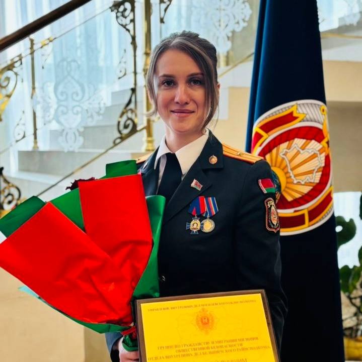 Её жизнь-служба!