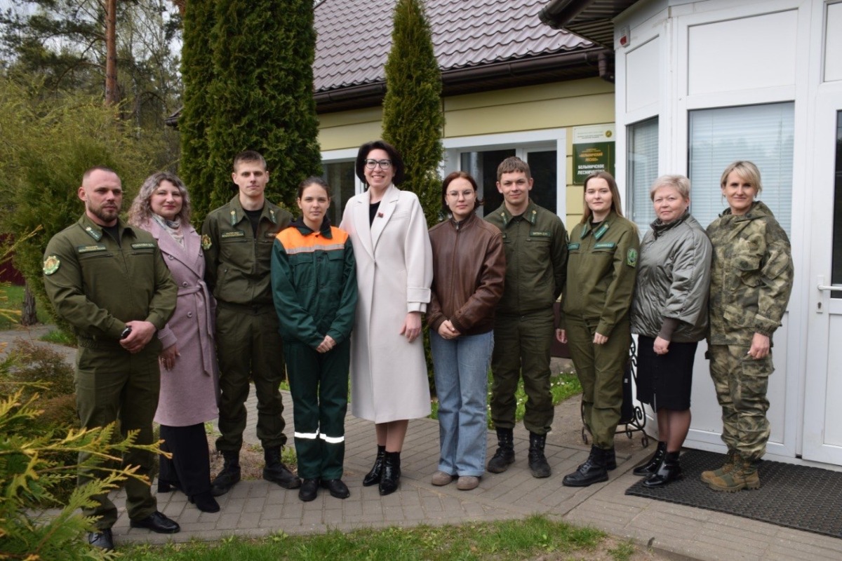 Ольга Пристромская встретилась с молодыми работниками Белыничского лесничества