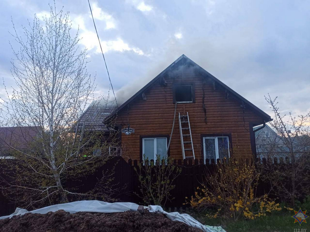 Детская шалость с огнем привела к пожару в Осиповичах.