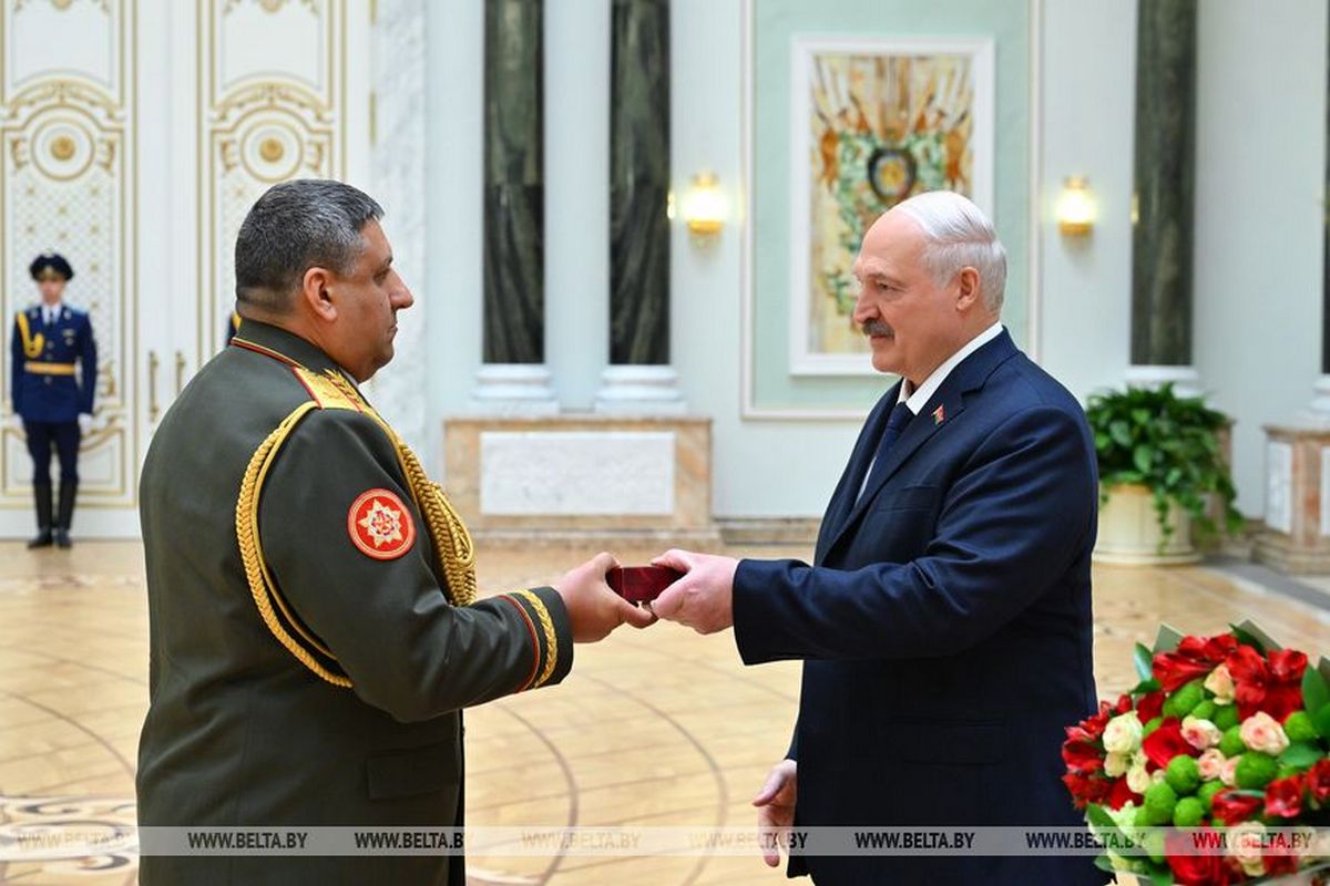 Александр Лукашенко в преддверии  праздника Дня Победы вручил государственные награды