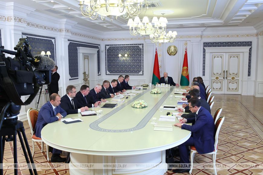 Александр Лукашенко призывает не топить в бюрократии важные для страны инвестпроекты